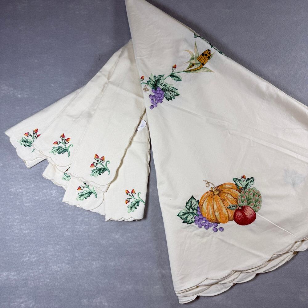 NWT vintage B.M. Jabara & Sons Inc. fall themed round table cloth & 6 napkins